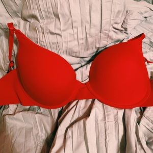NEW Sexy & Red Bra (38C)